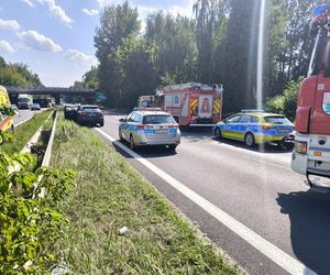 Kierujący audi zasnął za kierownicą. Doszło do zderzenia