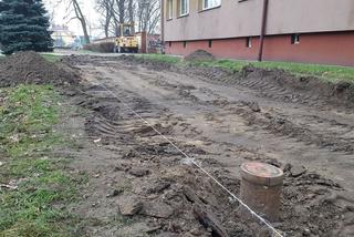 Budują ściężkę rowerową przy ul. Dąbrowskiego w Lesznie