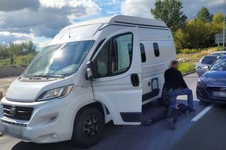  Warszawa. Policjanci odzyskali dwa kampery skradzione w Niemczech. Zatrzymano pięciu złodziei!