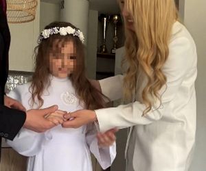 Pierwsza Komunia Święta córki Schreiberów. Marianna w towarzystwie nowego partnera