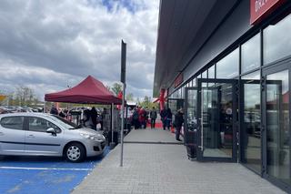 Otwarcie pierwszego w Polsce sklepu Woolworth w centrum handlowym Atut w Krakowie