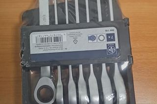 Kradzieże w leszczyńskich marketach budowlanych – policja zatrzymała sprawców