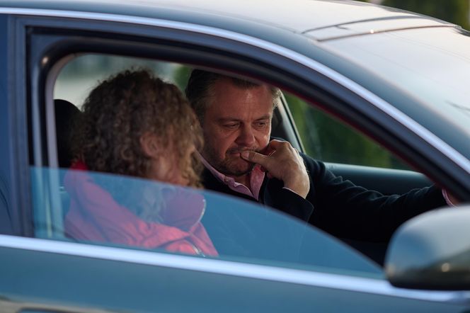 Hebel pakuje się w aferę z wdową, która może kosztować go miliony.