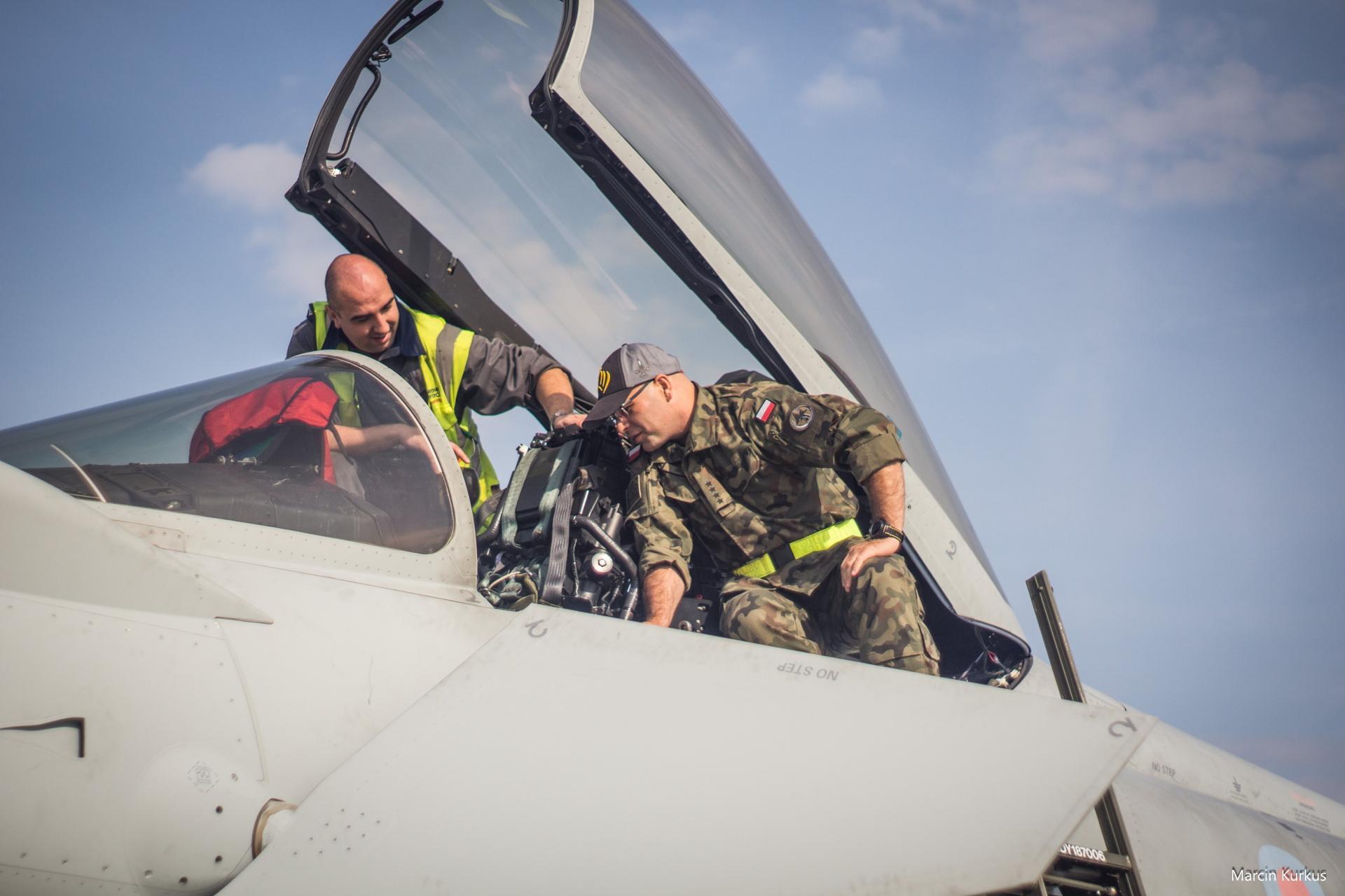 Brytyjskie Eurofightery Typhoon 