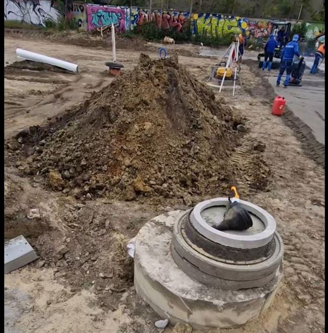 Budowa parkingu przy Ćwiczni w Lesznie