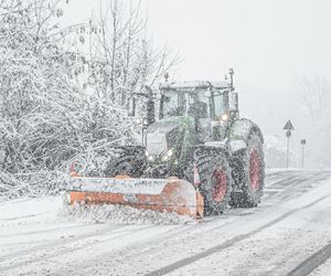 Maszyny, solanka i piasek są - drogowców w powiecie kaliskim zima nie powinna zaskoczyć