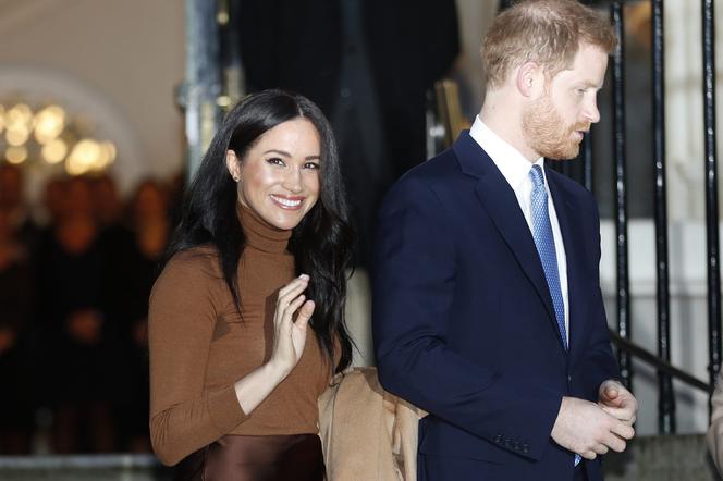 Harry i Meghan ODCHODZĄ z rodziny królewskiej! Zarobią na tym miliony