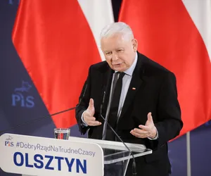 Blokersi w anegdocie Kaczyńskiego. W tle dziennikarz po naszej stronie