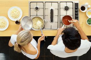 Jak gotować smacznie i dietetycznie? Dziesięć prostych trików!