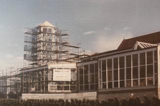Dzieci z Leszna bawią się w miejscach gdzie były cmentarze, a stadion żużlowy mieścił się tam, gdzie teraz stoi pływalnia Akwawit [ZDJĘCIA]