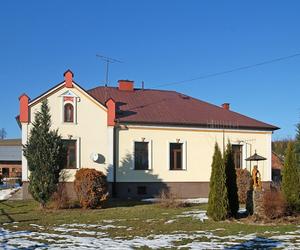 Ta wieś jest jedną z najpiękniejszych w Małopolsce. To tam nazwano dzwon imieniem Maryi