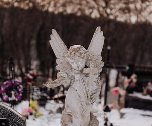 Krwawiący anioł na cmentarzu przy ul. Lipowej w Lublinie
