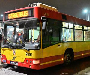 Streetbus po raz kolejny na ulicach Wrocławia. Bezdomni mogą się tam ogrzać i zjeść zupę