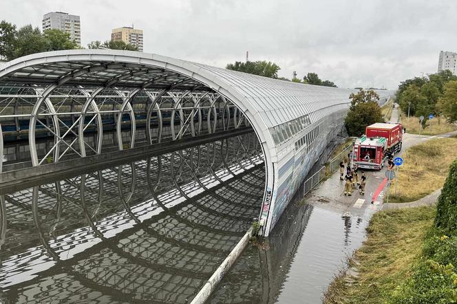 Trasa Armii Krajowej zalana wodą 