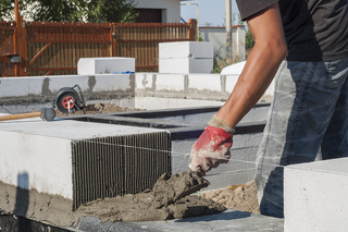 Budowa domu z betonu komórkowego. Zobacz, jak to zrobić