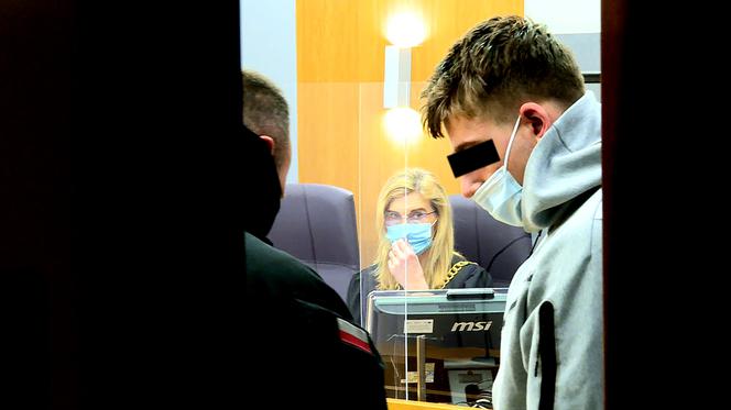 Podwójne zabójstwo w Pleszewie. Wśród morderców 16-latek. Czy odpowie jako dorosły?