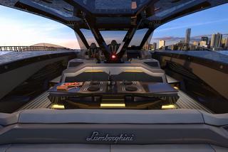 Conor McGregor kupił sobie łódź Tecnomar dla Lmaborghini 63