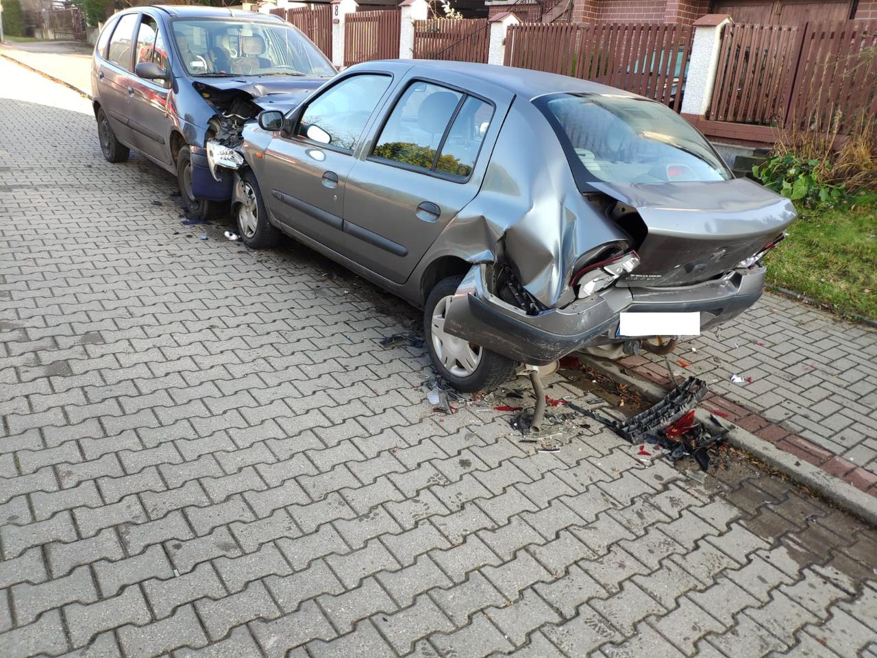 Wypadek w Olsztynie. 67-latka ZNISZCZYŁA cztery samochody! [ZDJĘCIA]