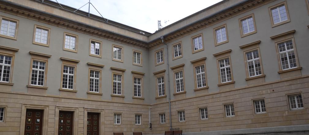 Dziedziniec środkowy Dolnoślaskiego Urzędu Wojewódzkiego