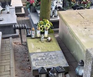 Tak wygląda grób księdza Damazego Macocha. Trafił do więzienia za zabójstwo [ZDJĘCIA].