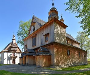 To jedna z najciekawszych małopolskich wsi. Jej ozdobą jest szlachecki dwór 