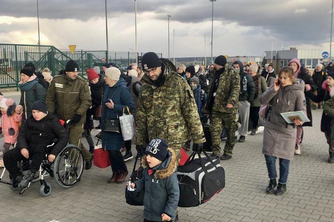 Ukraina. Kilkaset tysięcy osób opuściło teren wojny i przybyło do Polski! Straż Graniczna zdradza szczegóły