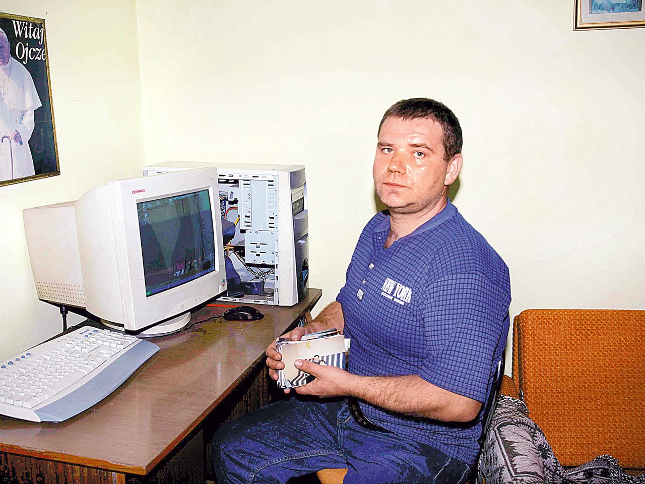 Nie chcą mu oddać dzieci, bo pracuje