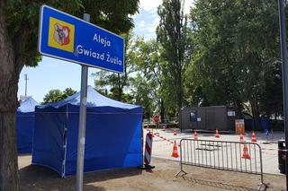 Drive-thru w Lesznie. Na darmowe badania zapisało się ponad 500 osób