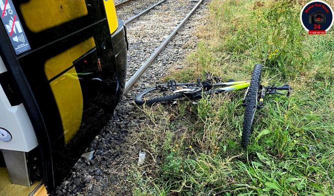 Zderzenie rowerzystki z tramwajem na Woli