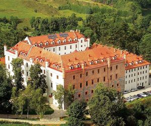 Ryn jeszcze piękniejszy. Pomosty przy nabrzeżu zostały odnowione