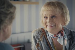 M jak miłość, odcinek 1836. Kisielowa (Małgorzata Rożniatowska), Barbara (Teresa Lipowska)