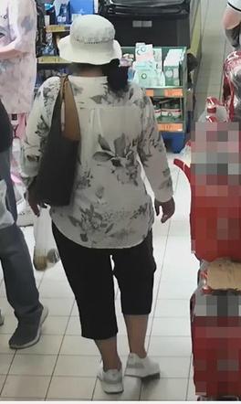 Ukradli portfel w sklepie i zniknęli! Policja z Bydgoszczy pokazuje ich zdjęcia i prosi o pomoc 