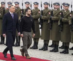 Powitanie prezydenta Ukrainy pod Pałacem Prezydenckim