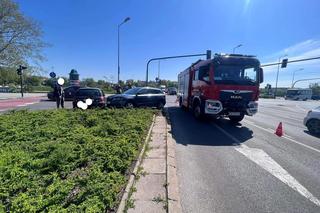 Zderzenie na rondzie Grunwaldzkim w Krakowie. Na miejscu interweniowały służby 