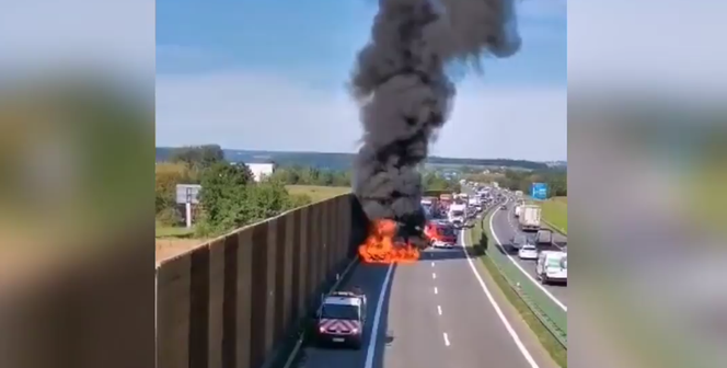 Pożar samochodu na autostradzie A4