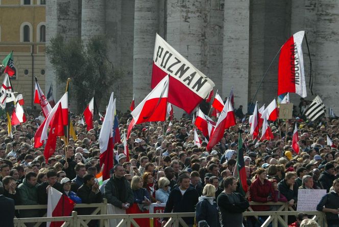 Tak wyglądał pogrzeb Jana Pawła II w Watykanie
