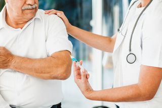 Gorzów: Osoby, które ukończyły 70 rok życia mogą zapisywać się na szczepienia przeciwko COVID-19   