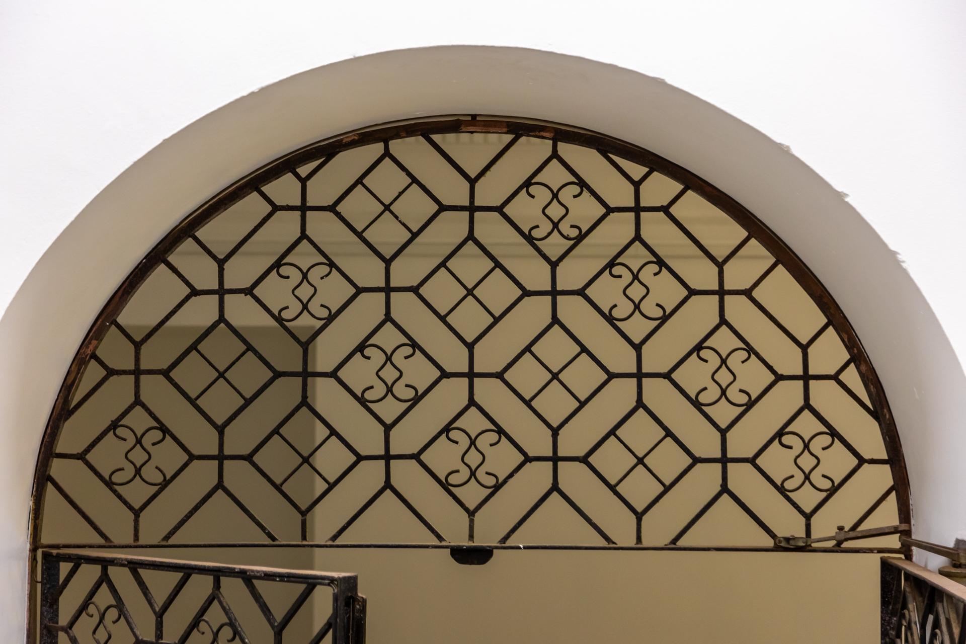 NADA Villa czyli Willa Gawrońskich w Warszawie - zdjęcia wnętrz zabytkowego pałacu i byłej ambasady