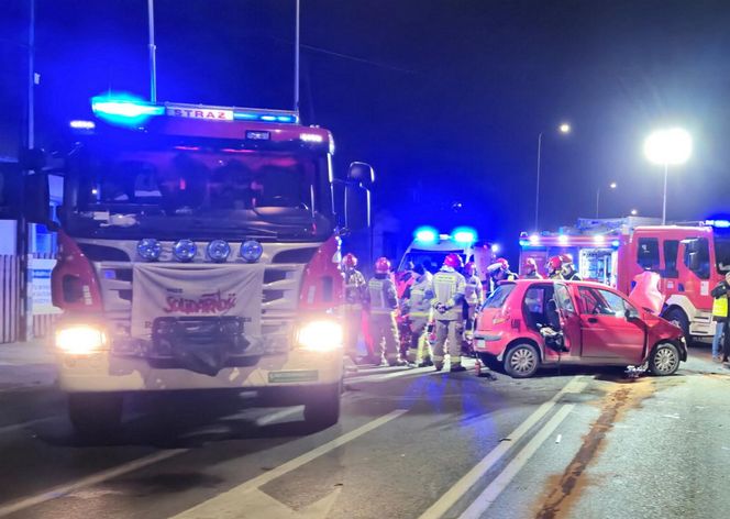 Bełchatów. Śmiertelny wypadek na ul. Wojska Polskiego. 47-latek zginął w zderzeniu z BMW [ZDJĘCIA]
