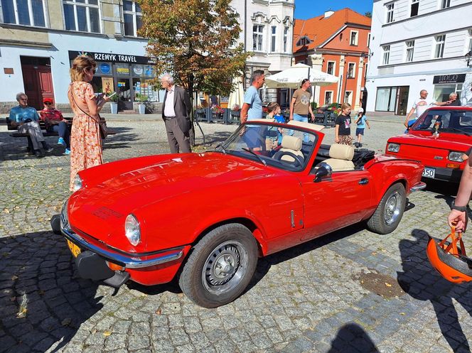 11. Zlot Pojazdów Zabytkowych. Klasyki motoryzacji opanowały Tarnowskie Góry