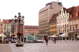 W sylwestra we Wrocławiu nad fontanną na rynku będzie lewitująca scena!