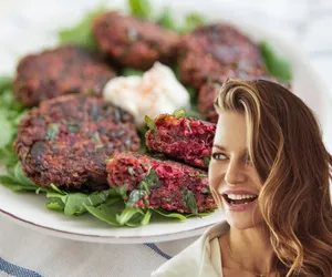 Kotlety Ani Lewandowskiej. Wyróżnia je jeden tani składnik i brak panierki