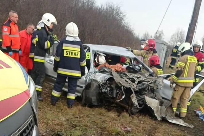 Wypadek w Osinach na przejeździe kolejowym