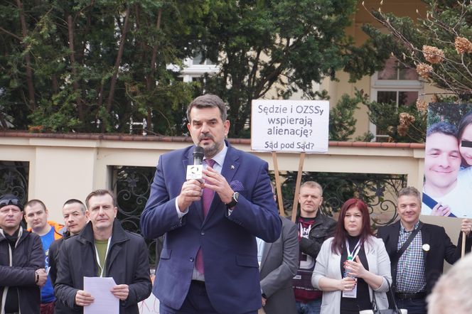 Protest rodziców i dziadków w Warszawie (7.03.2025)