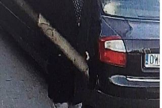 Policja we Wrocławiu szuka tego mężczyzny. Jest podejrzany o uszkodzenie aut na Kozanowie