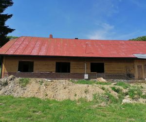 Remont chyży łemkowskiej w Hańczowej