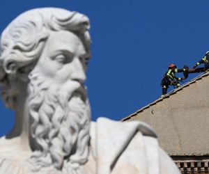 Przygotowania do konklawe 2025 w Kaplicy Sykstyńskiej