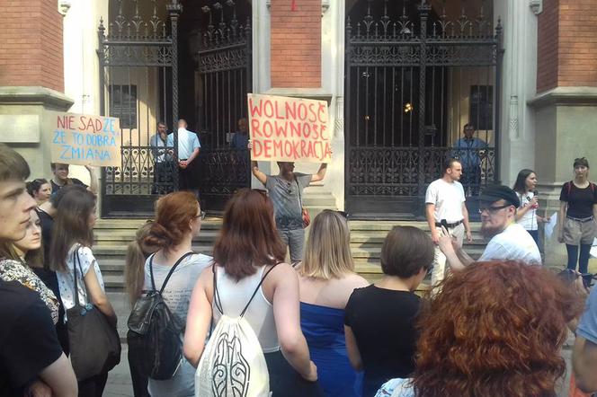 Protest przed Collegium Novum