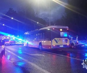 Tragiczny wypadek w Wałbrzychu. Kierowca autobusu śmiertelnie potrącił 43-latkę 