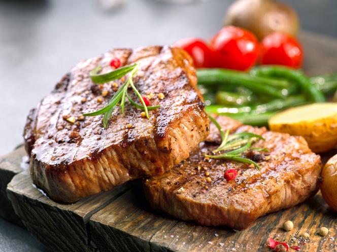 Czy warto jeść mięso? Sprawdź, jaki ma wpływ na zdrowie